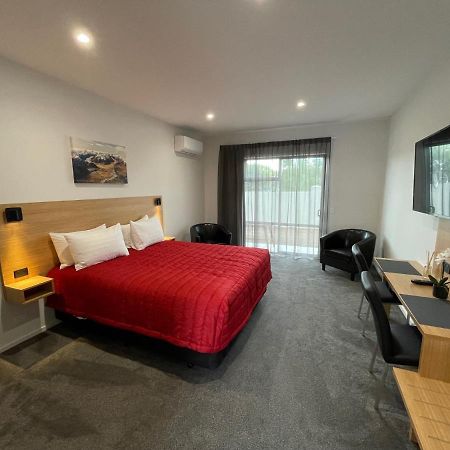 Sierra Motel And Apartments 오마라마 외부 사진