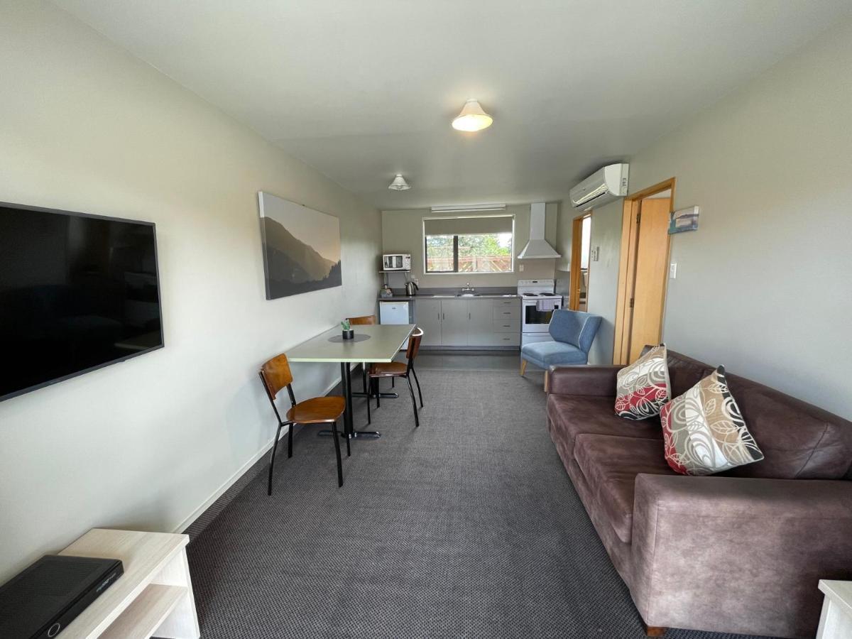Sierra Motel And Apartments 오마라마 외부 사진