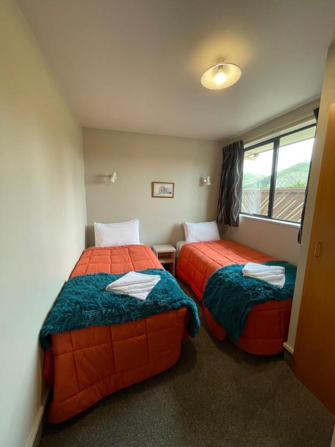 Sierra Motel And Apartments 오마라마 외부 사진