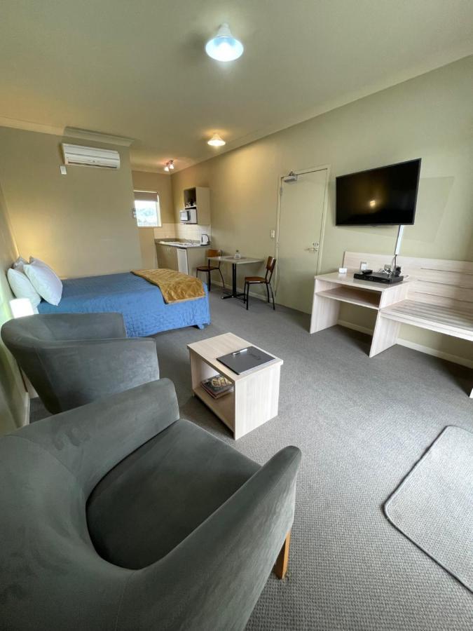 Sierra Motel And Apartments 오마라마 외부 사진