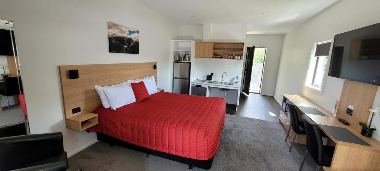 Sierra Motel And Apartments 오마라마 외부 사진